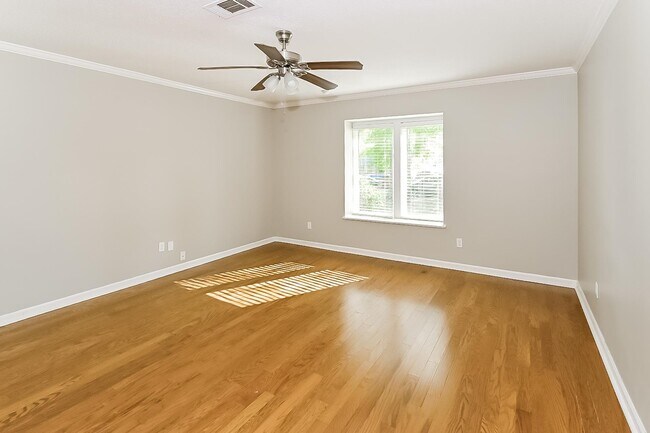 Building Photo - 7204 Germanshire Oaks Cove