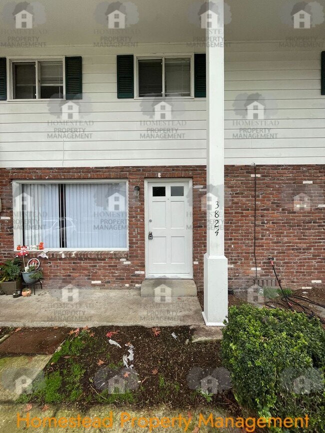 Building Photo - 661