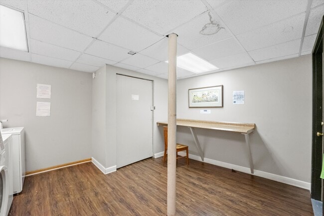 Building Photo - 1941 Grove Ave