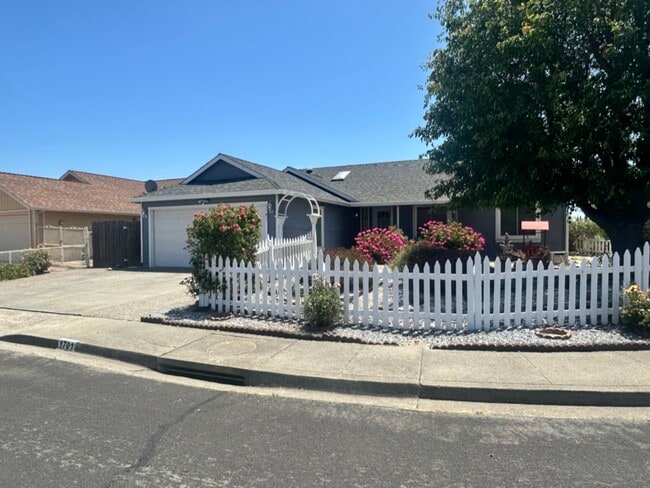 Primary Photo - 1701 Ventura Way