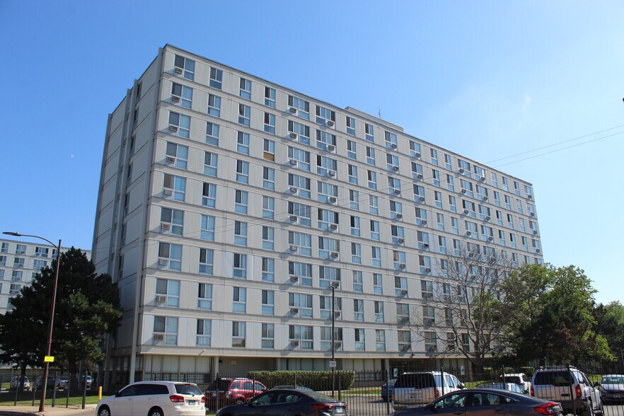 Lake Grove Village 3555 S Cottage Grove Ave Chicago IL 60653