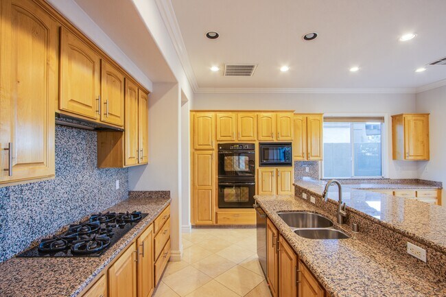 Building Photo - 2258 Green Mountain Ct