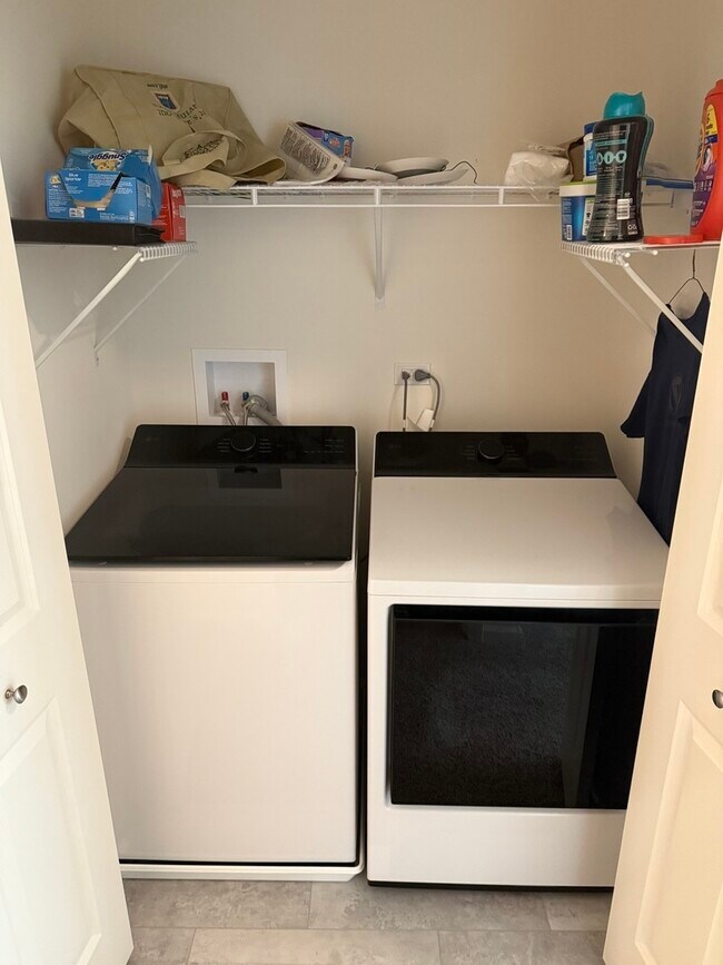 Building Photo - 314 Summit Cir