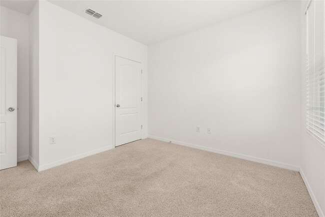 Building Photo - 318 Montgomery Ct