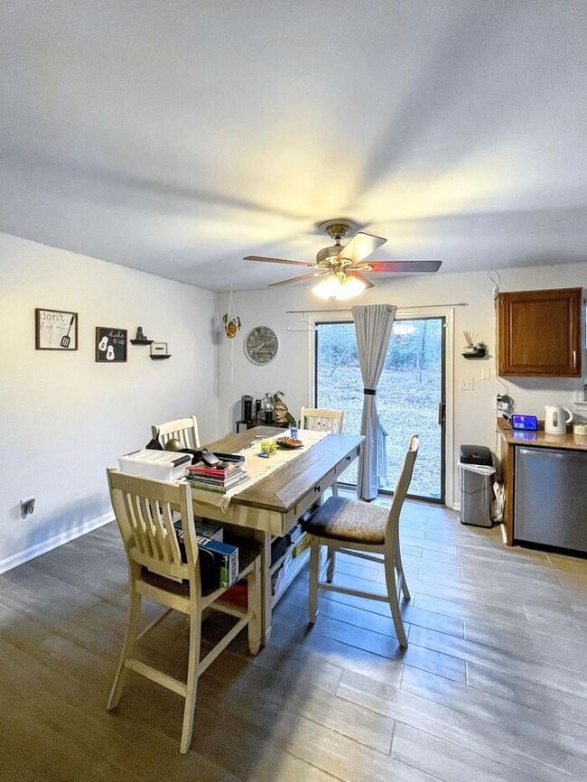 Building Photo - Lovely 3-Bed Home in Gated Community with ...
