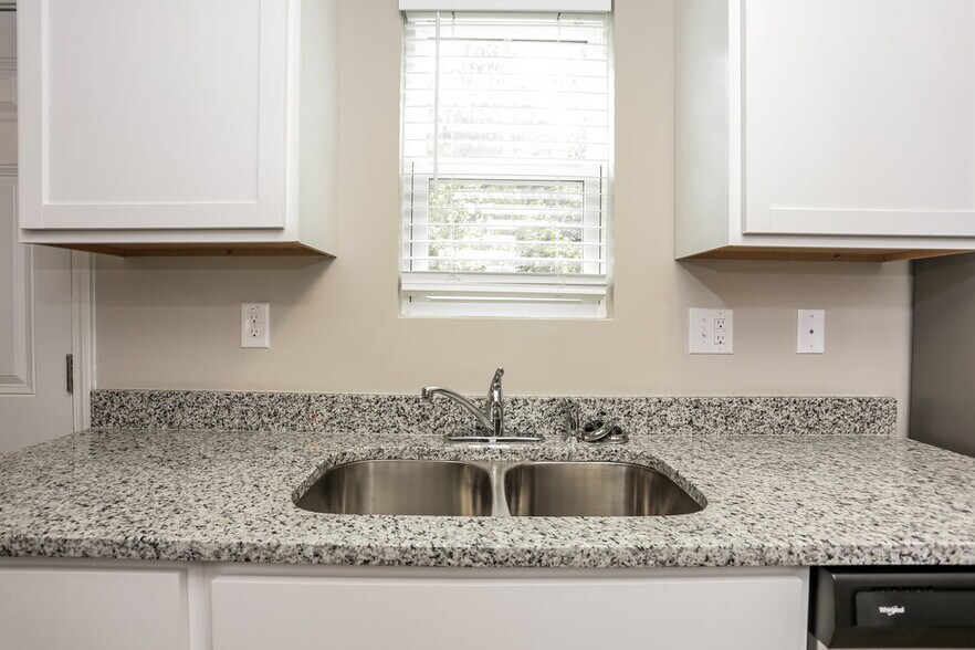 Building Photo - 2574 Wood Bend Ln