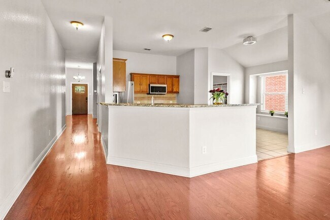 Building Photo - 1075 Wood Stream Dr