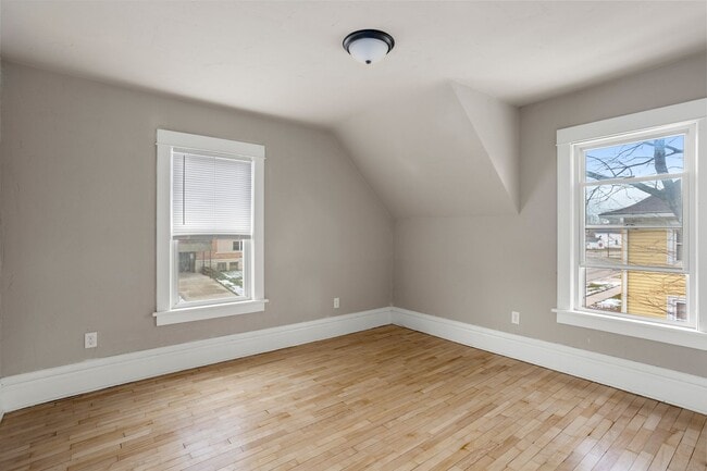 Building Photo - 3 Bedroom Fond Du Lac House