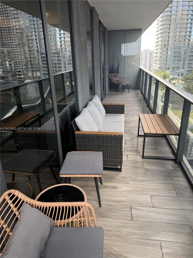 Building Photo - 801 S Miami Ave