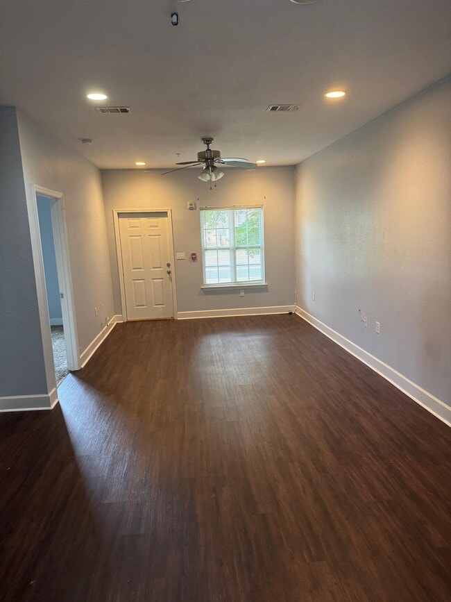 Building Photo - 1846 Belle Vue Way