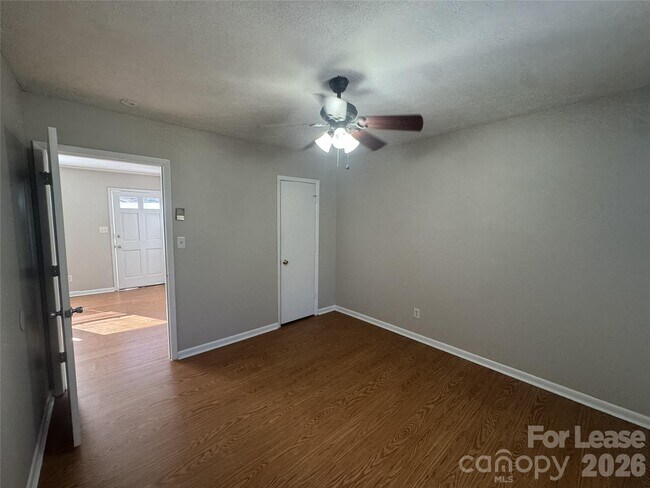 Building Photo - 341 Laurel St