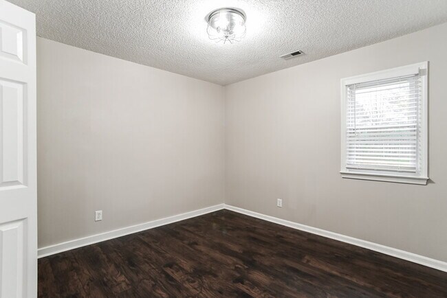 Building Photo - 3100 Faircroft Way