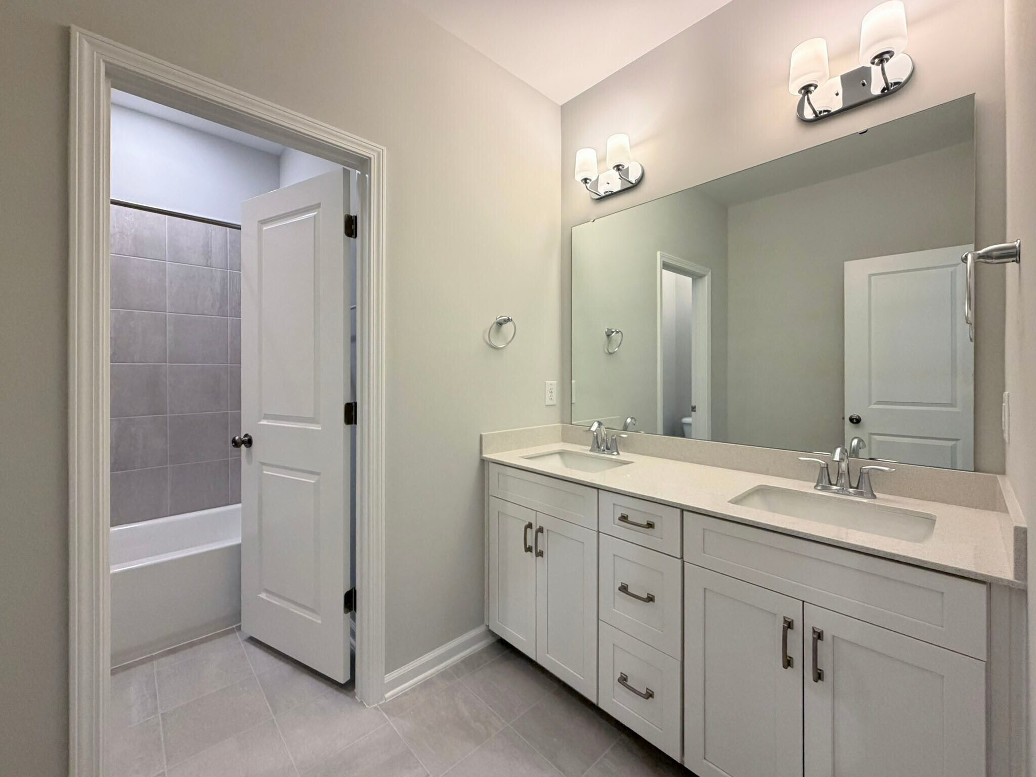 Building Photo - 2459 Englemann Dr