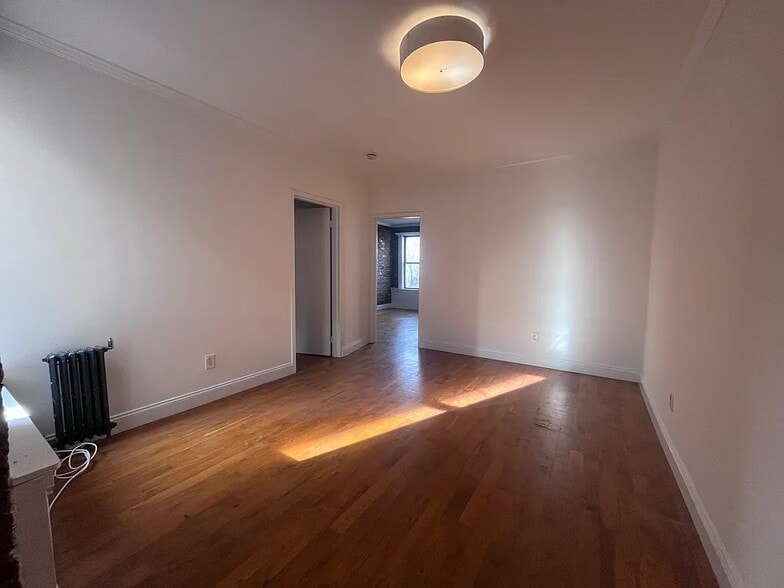 Building Photo - 190 S 8th St