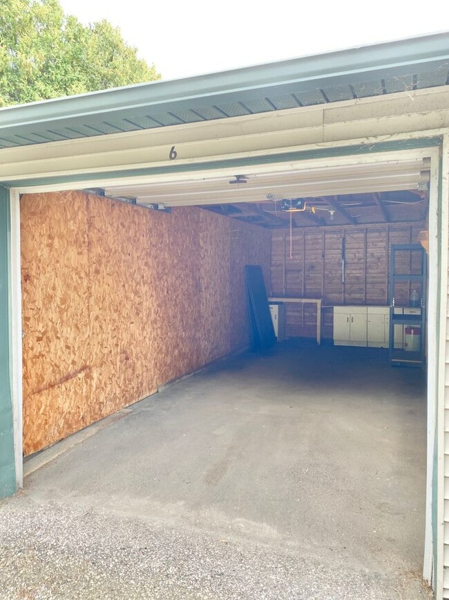 Building Photo - 2 Bedroom Condo in Williston VT Available ...