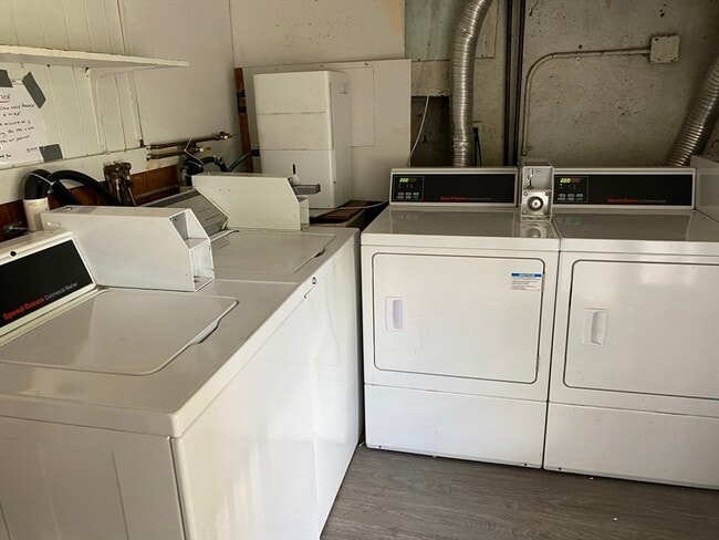 Building Photo - 55 Elmwood Park