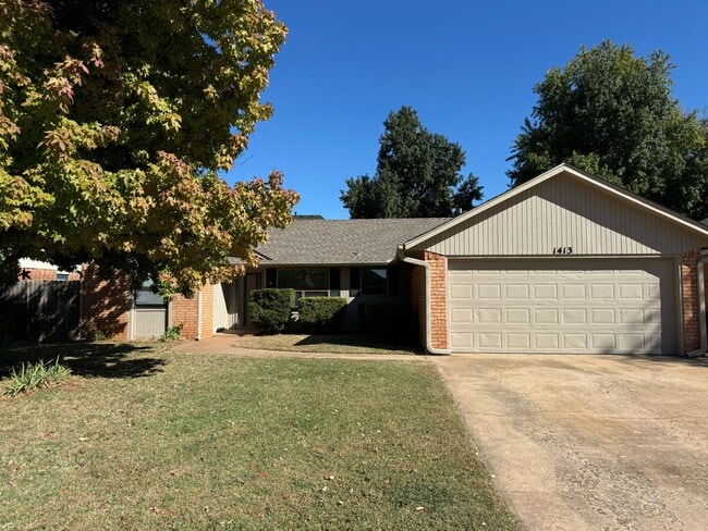 Primary Photo - 3 bed 2 bath in Norman, West side, close to everything! cute and clean ready for move in!