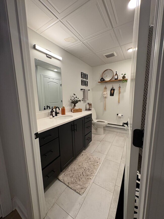 Building Photo - *AVAILABLE 10/10/2025*  New One Bedroom w/...