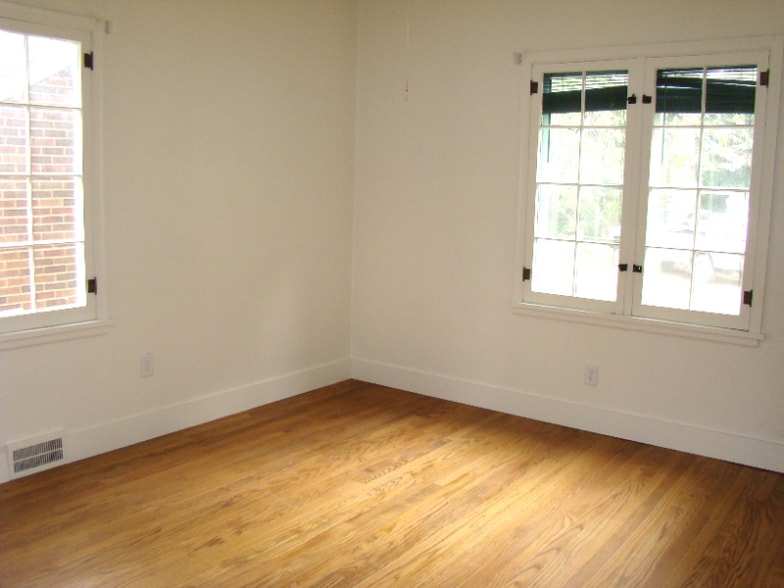 Building Photo - 645 S Whitcomb St