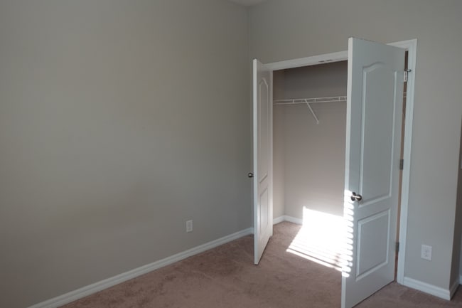Building Photo - 954 Hilltop Park Ct