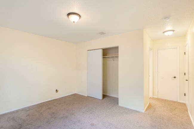 Building Photo - 4147 Calle Barona