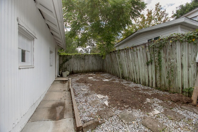 Building Photo - 1056 Stevens St