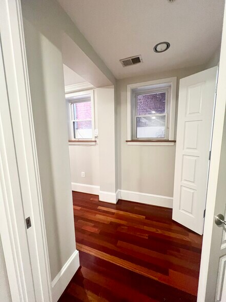 Building Photo - 1326 Girard St NW