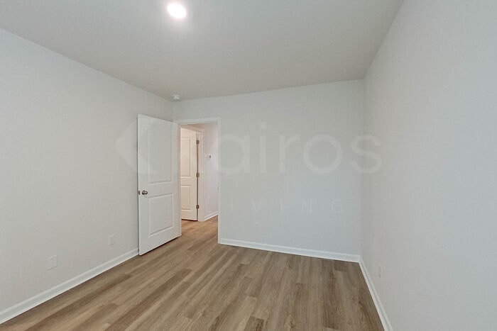 Building Photo - 117 Inez Ave