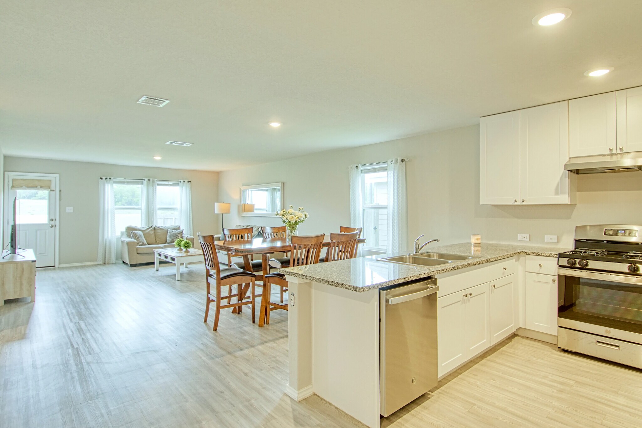 Building Photo - 12668 Saverne Way