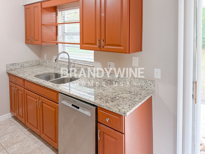 Building Photo - 215 Shore Rd