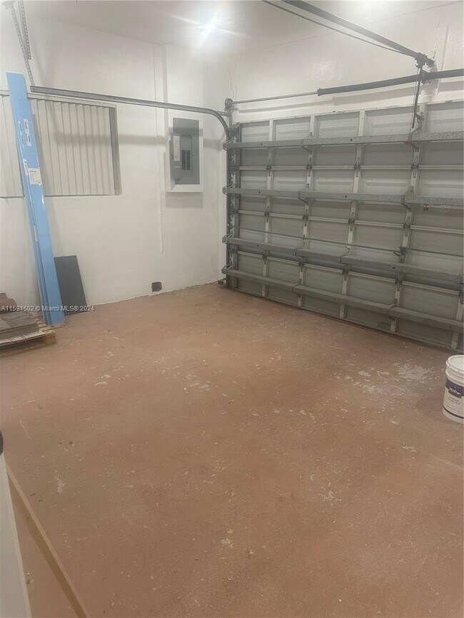 Building Photo - 12157 Natalies Cove Rd