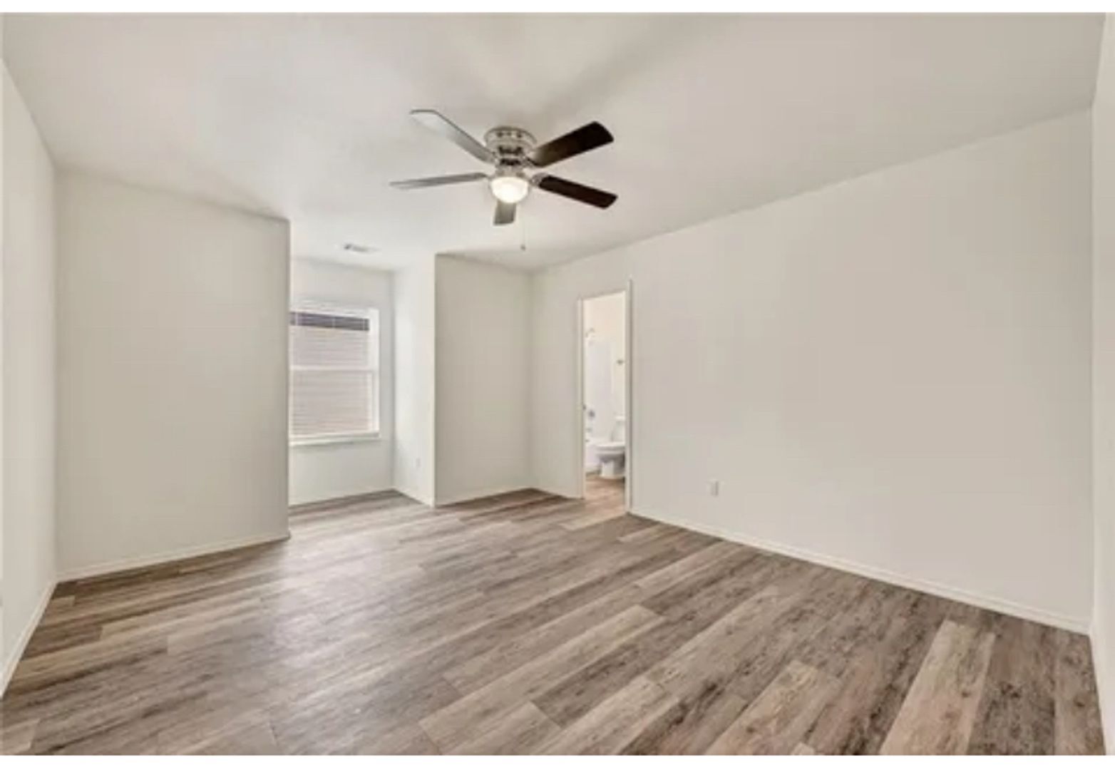 Building Photo - 914 S Benchmark Ln