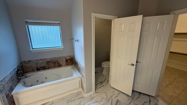 Building Photo - 1416 Shirley Way