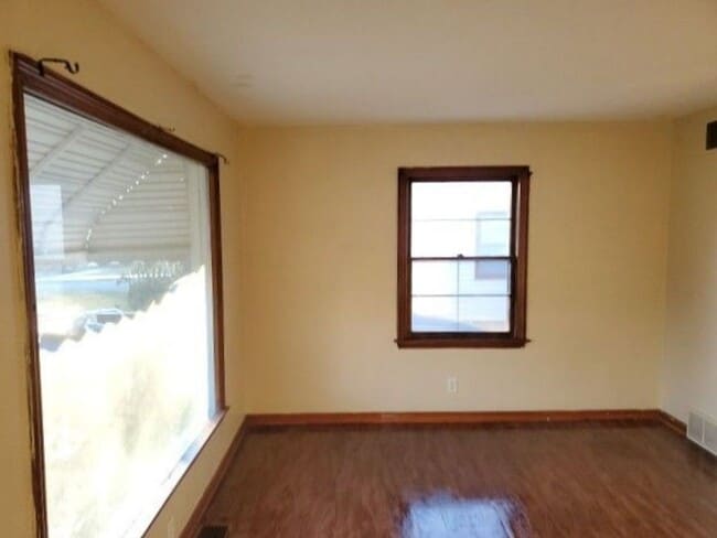 Building Photo - 1388 Beechcrest St NW