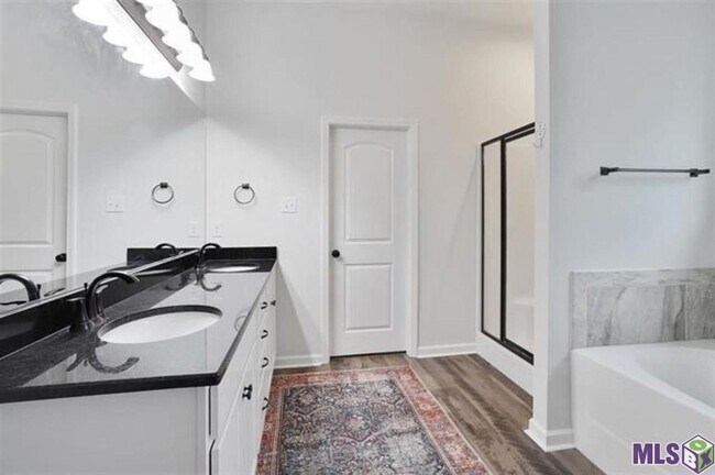 Building Photo - 4 Bedroom Home in Hunters Trace