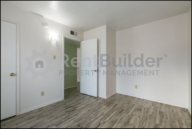 Building Photo - CALL US TODAY AT (505) 808-6467 TO SCHEDUL...