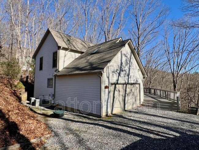 Building Photo - 212 Appleton Dr