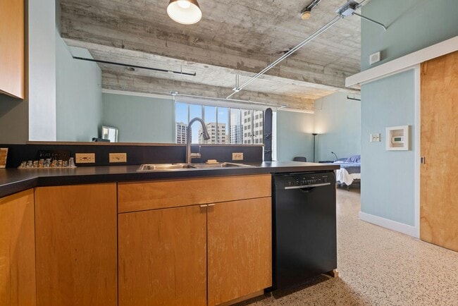 Building Photo - 710 Colorado St