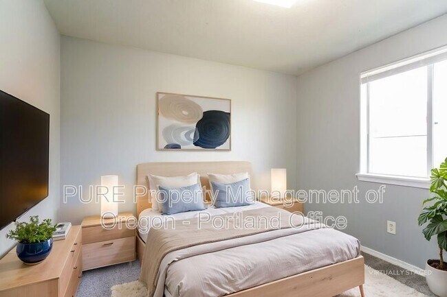 Building Photo - 12247 SE Steele St