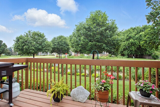 Building Photo - 406 Kresswood Dr