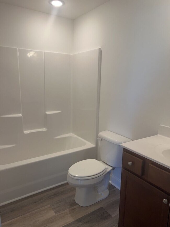 Building Photo - Hemingway Apartments