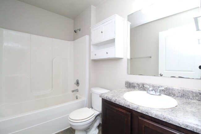 Building Photo - Coming 10/17 – 3BR/2BA with Fenced Yard in...