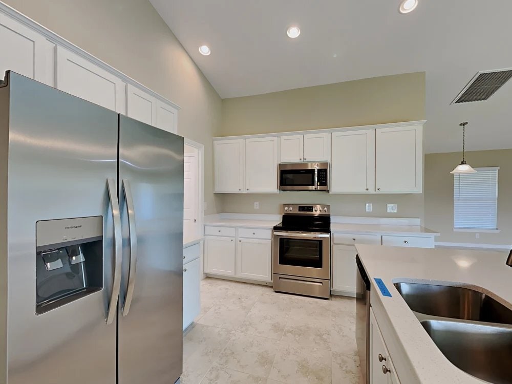 Building Photo - 311 Tandil St