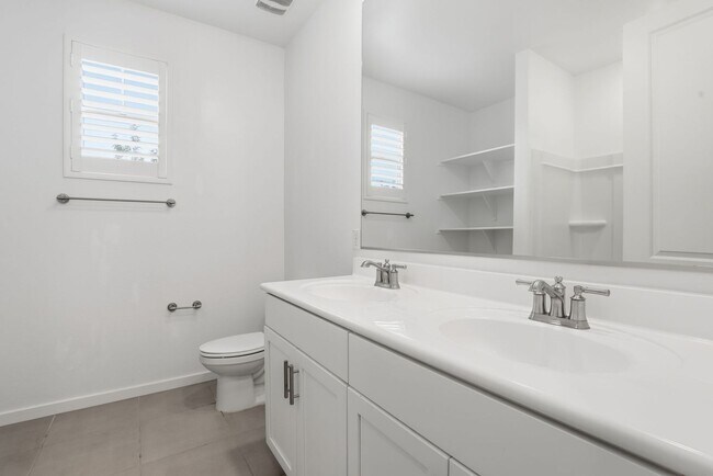 Building Photo - Stunning Queen Creek Home – Modern Comfort...