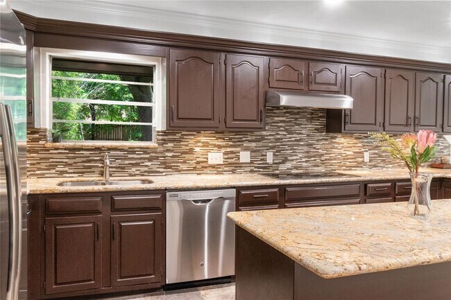 Building Photo - 5018 Willowbend Blvd