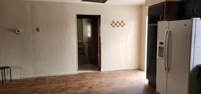 Building Photo - 1821 Los Pinos Rd