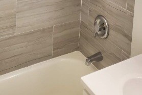 Building Photo - 420 W 7th St