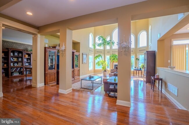 Building Photo - 19 Meadowlark Dr