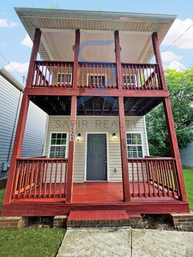 Building Photo - 221 Fletcher St SW