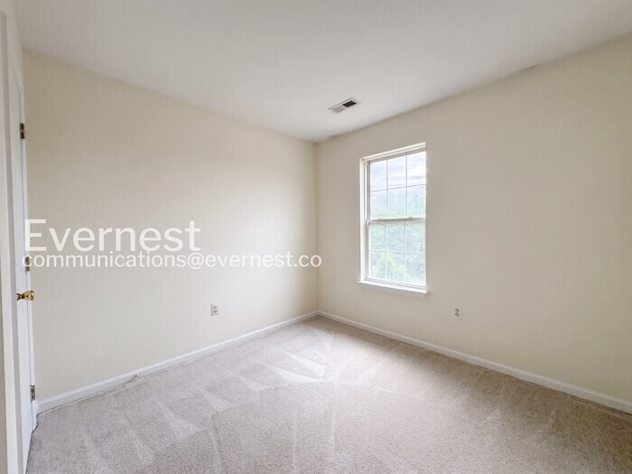 Building Photo - 1101 Highpointe Blvd
